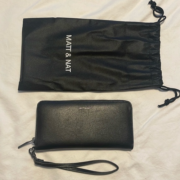 Matt & Nat Wristlet - Picture 4 of 4